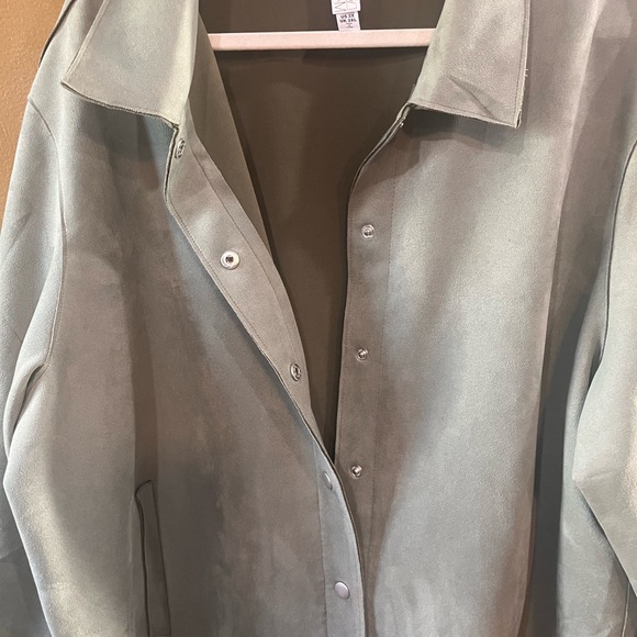 ‎ WynneLayers Stretch Faux Suede Shirt Jacket plus oversize 2XL - Picture 4 of 12